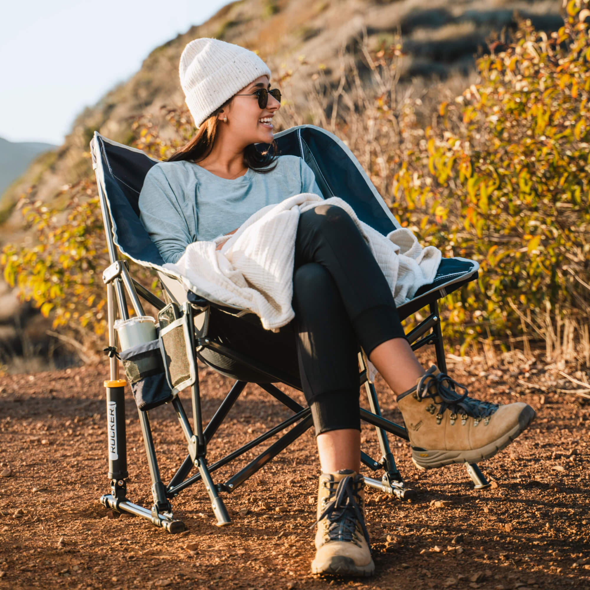 Heavy-Duty Freestyle Pod Rocker - Choice 933 - Heavy-Duty Kickback Rocker with Beverage Holder Detail