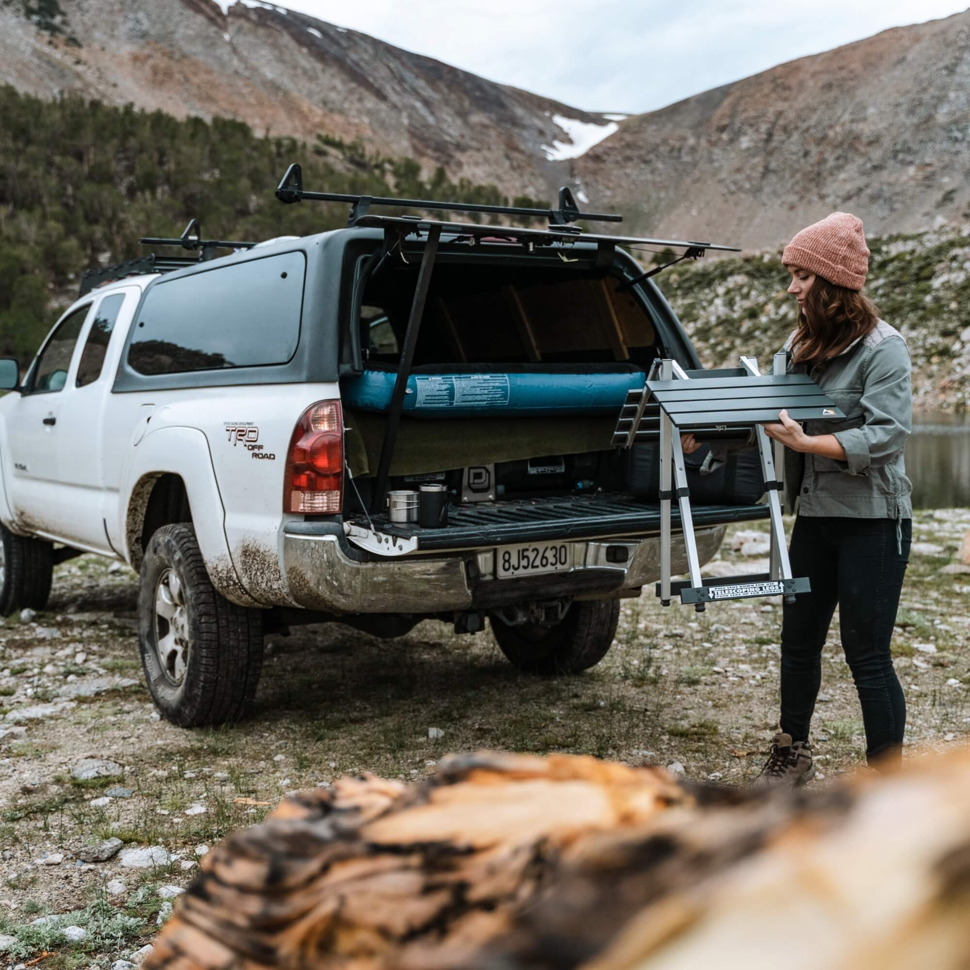 Slim-Fold Compact Camp Table 20 - Choice 513 - Master Outdoor Kitchen Station for Tailgating & BBQ Detail